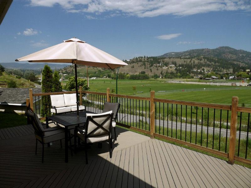Summerland Home with a View! 1/2 acre! Detached Shop! 3bed2bath