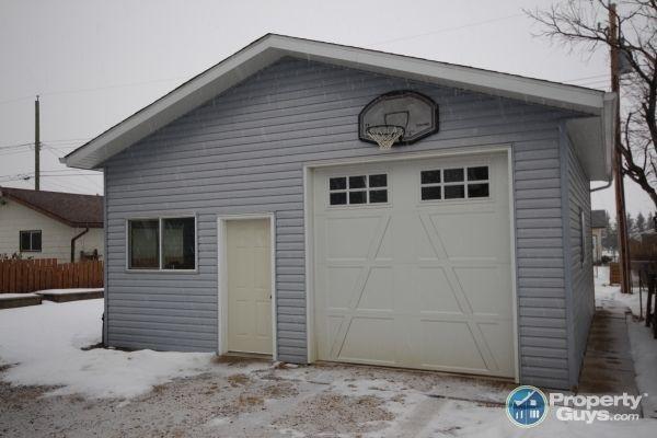 4 bed property for sale in Rimbey, AB