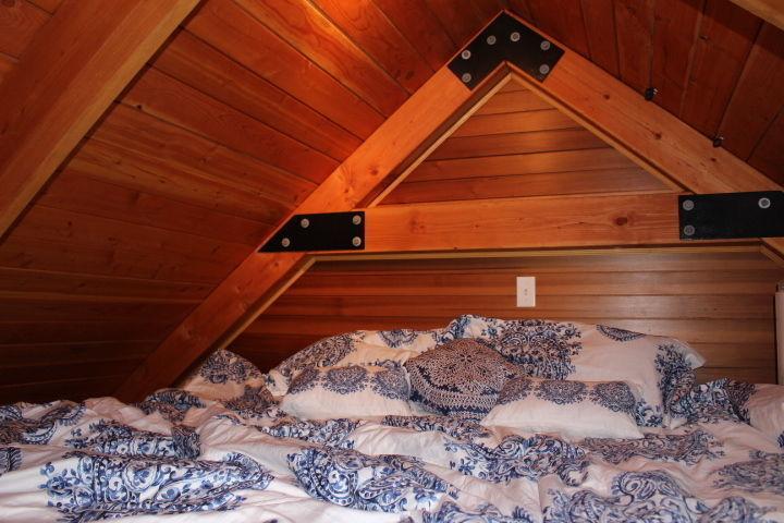 Feb.15 Gorgeous Timber Frame Cabin for Rent