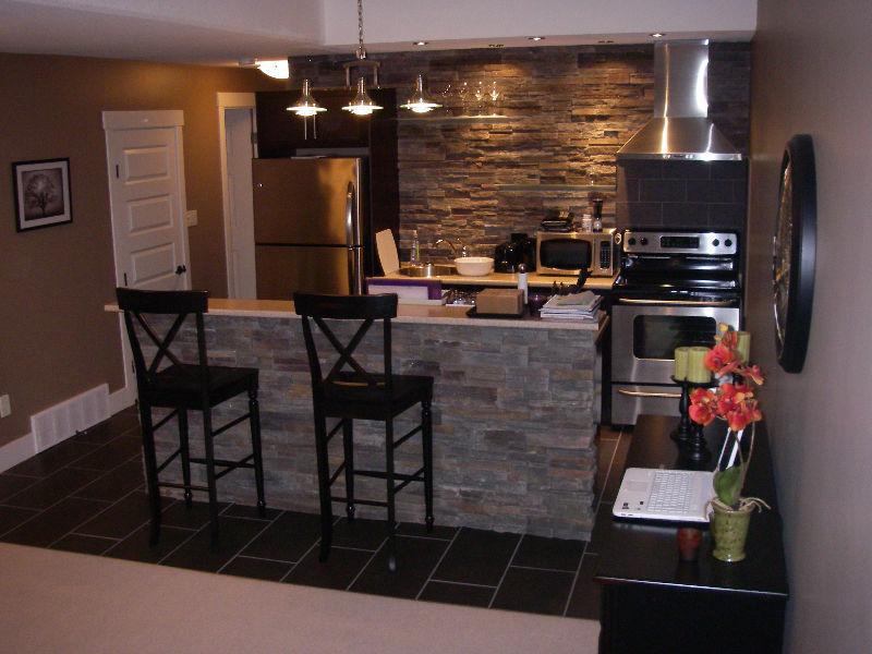 NEW 1 BDRM Modern EXECUTIVE suite in SUN RIVERS, Avail MARCH 1st