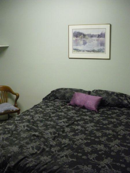 FURNISHED ROOM - 5 MIN SHOPPING/10 MIN TRU-ARROWSTONE