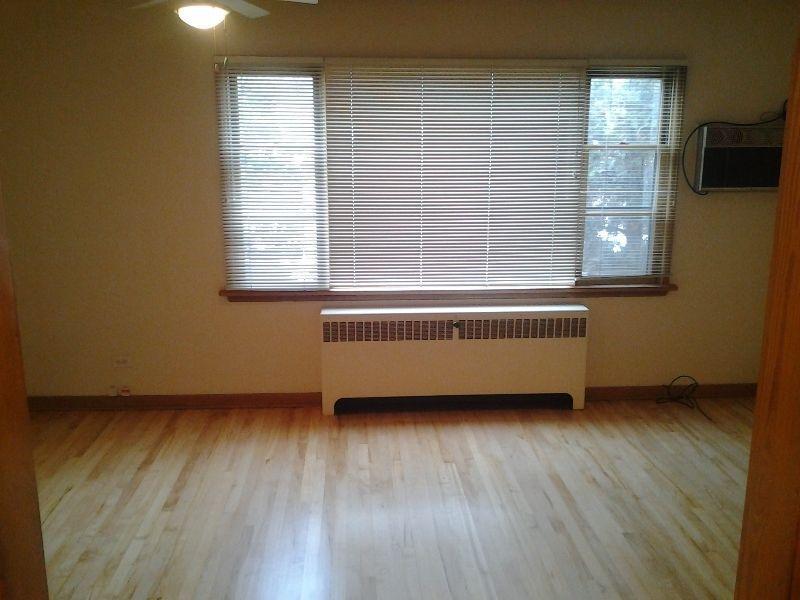 East Hill Location Top Floor Unit. $850.00