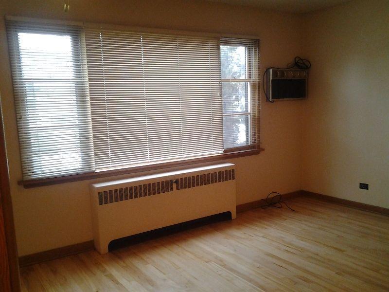 East Hill Location Top Floor Unit. $850.00