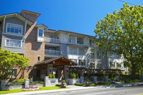 $2600 / 2br - 963ft2 - Bright, spacious 2BR+den in Shaughnessy-K