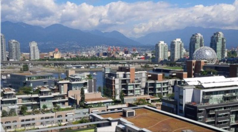 View! Exec 1-bdrm++ in Wall Centre False Creek (Olympic Village)
