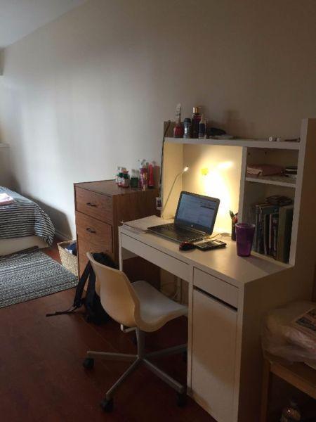 Studio Apartment - perfect for UBC students/ working couple