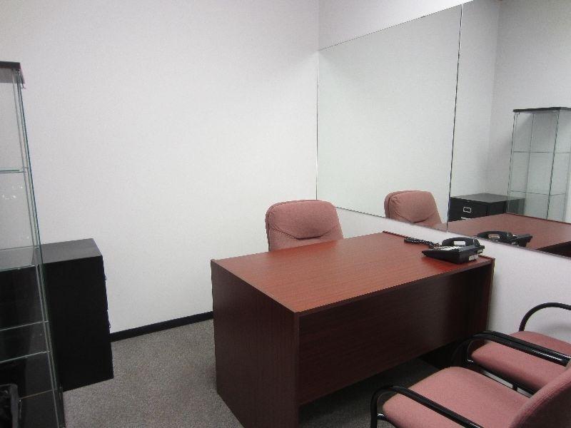 FOR RENT. Cheap office space @ West Broadway!!!