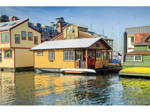 Float Home at Fisherman's Wharf