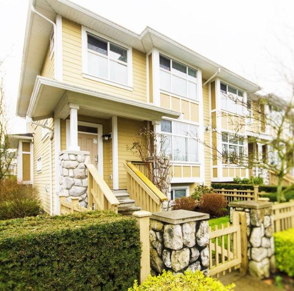 4 Bedroom 4 Bath Luxury Townhouse in South Cambie Area