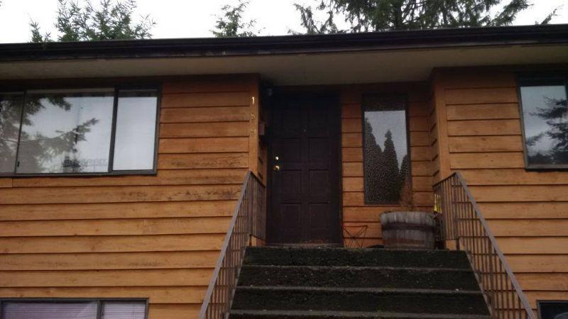Roomates, rent 4 bedroom on capilano reserve, north