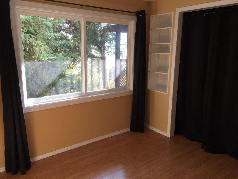 2 Bedroom Walk Out Suite -Utilities Included!