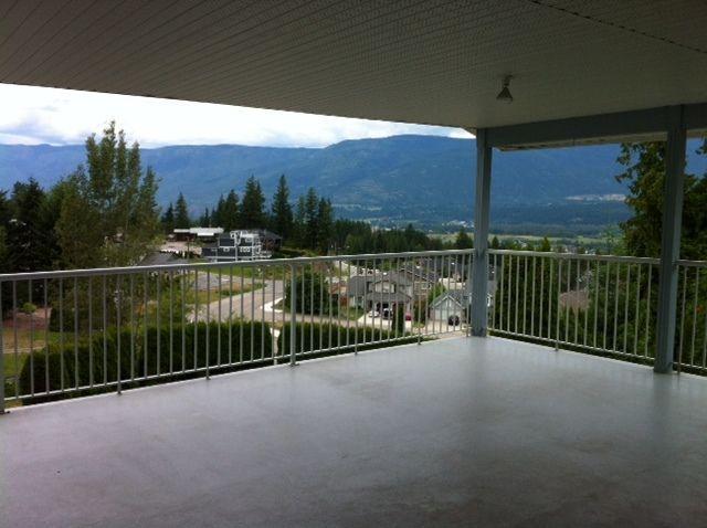 private 4 bdrm house with partial lakeview in salmon arm