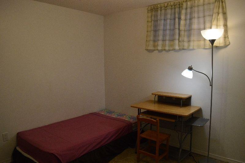 Furnished Student Room for Rent 学生房间出租