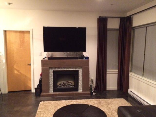 Room for rent in fully furnished condo downtown