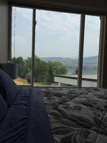 LAKE VIEW vacation suite, walk to the beach!