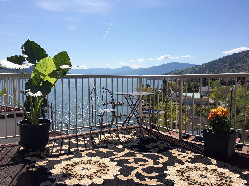 LAKE VIEW vacation suite, walk to the beach!