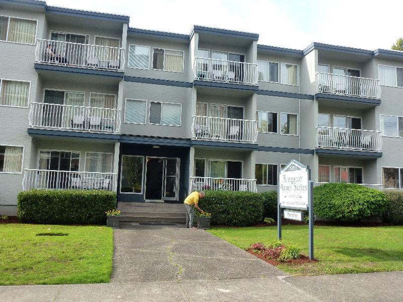 **FANTASTIC LOCATION! Fully-furnished one bedroom suite!