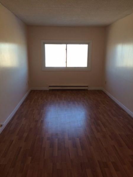 1 BDRM in great location up the hill!