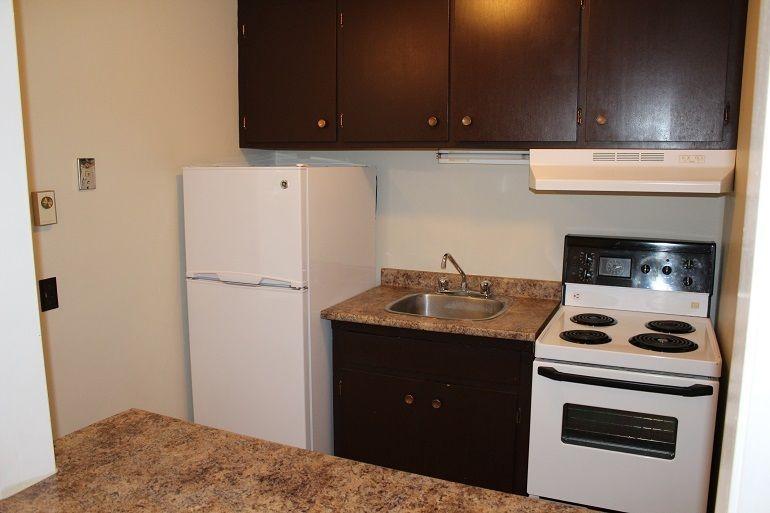 FREE WIFI!! - 1 BEDROOM - MAY 1ST - CLOSE TO CAMPUS - SAUNA