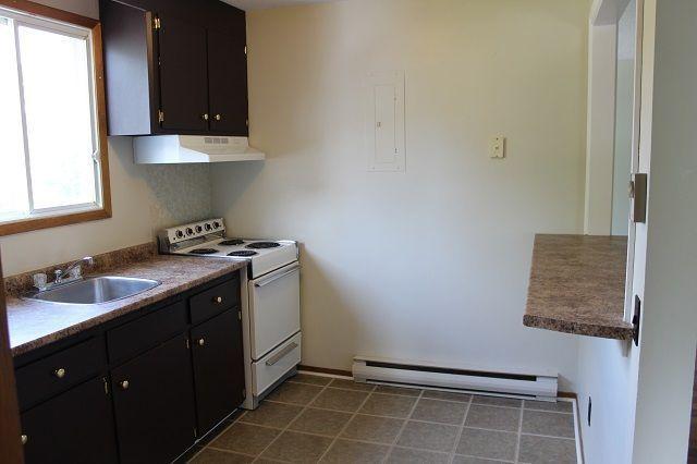 FREE WIFI!! - 2 BEDROOM -MAY 1ST - CLOSE TO CAMPUS - SAUNA