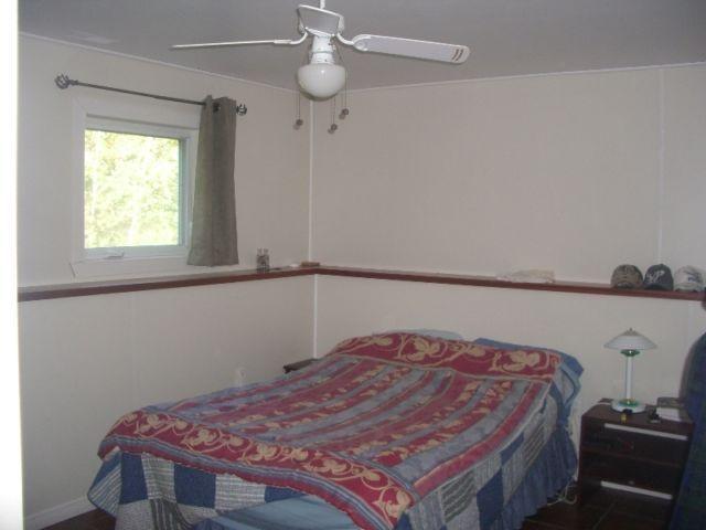 Large 2 bedroom + bonus room, big windows / everything included