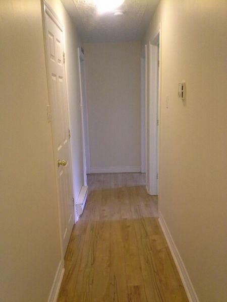 RENT NOW, RECEIVE 1/2 MTH OFF RENT!!! ALL LAMINATE! SOUTHWOOD!