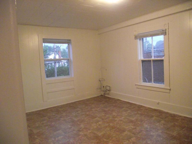 RENOVATED 2 bdrm 5 minute walk to NBCC, grocery store and more