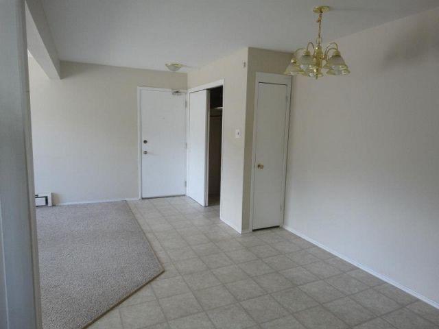 $99 MOVE IN ! 2 Bdrm, Near Mall, 531 Ellerdale, Heat/Lights $745