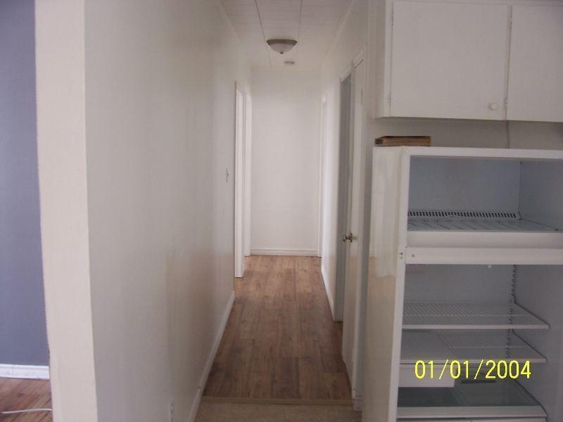 3 Bdr Aptw/Fridge,Stove,Heat,Hot Water,Laundry,Snow Removal