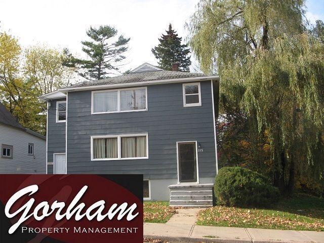 3 BEDROOM - MAY 1ST - CLOSE TO CAMPUS - HARDWOOD FLOORS