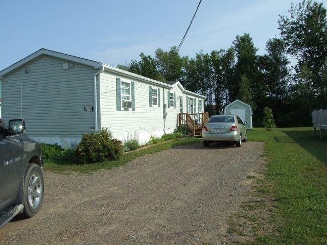 Maison-mobile 2003 située sur la rue Bella-Vista à Tracadie