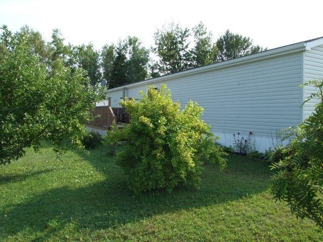 Maison-mobile 2003 située sur la rue Bella-Vista à Tracadie