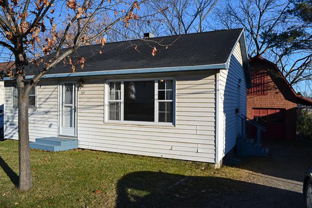 4 bedroom bungalow at the bottom of UNB with detached garage!