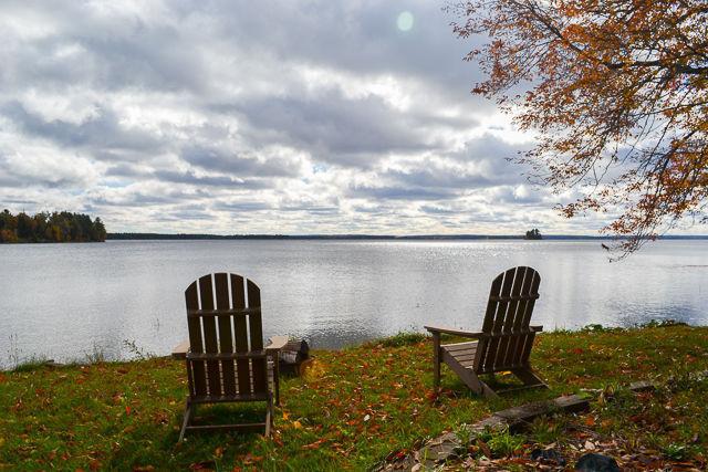 Waterfront house on Oromocto Lake. Only 45 min from !