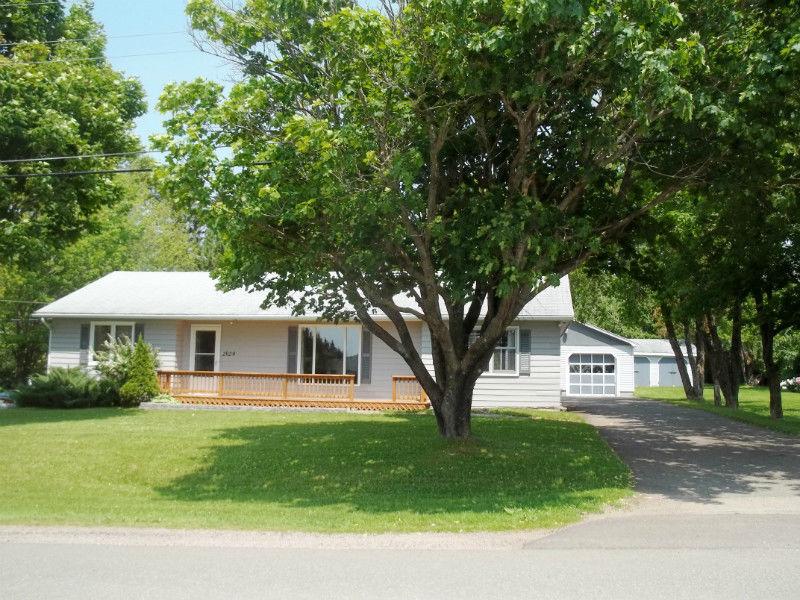 SPACIOUS HOUSE, GARAGE, SHED, BABY BARN IN HAVELOCK