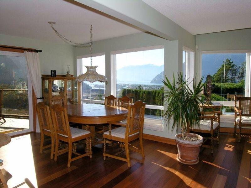 Spectacular 3 Bedroom Ocean View Home in Squamish Smokebluff's