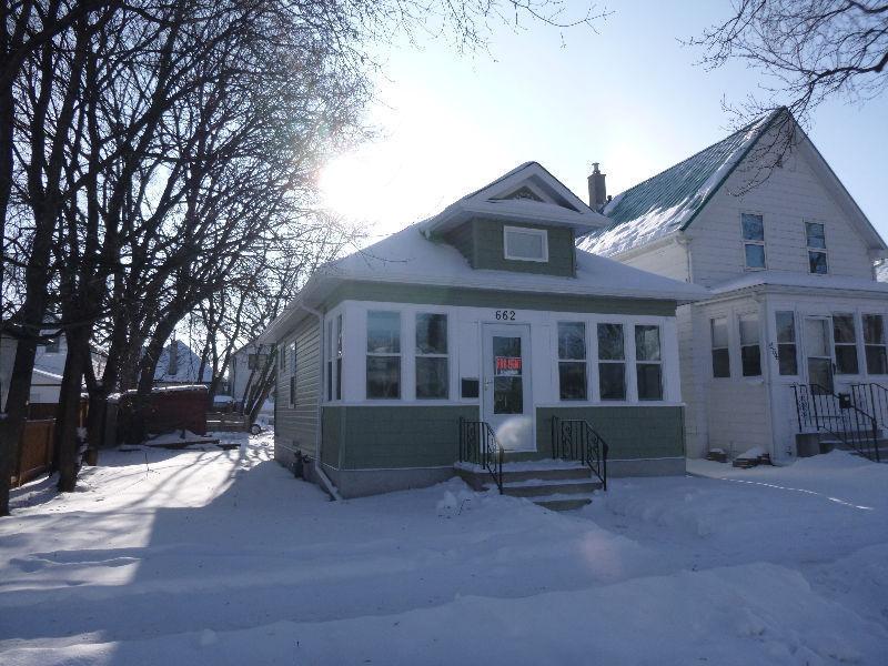 ***Cute and Cozy Two bedroom house*** Lord Roberts/South Osborne