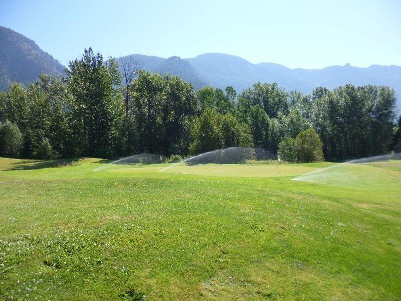 Par 3 Golf Course in the beautiful Kootenays!!!