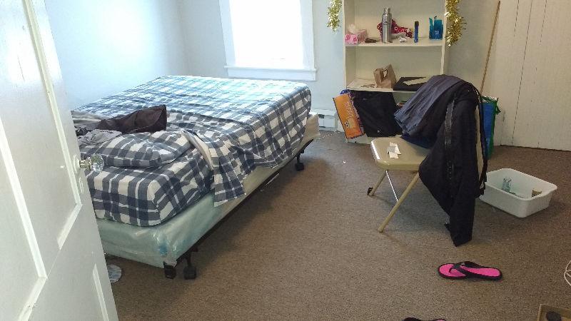Need a new life? JUST $371 / m. downtown +1 roommate