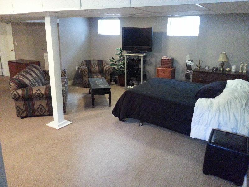 **Basement Suite 10 Minutes from U of M and Downtown**