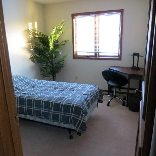 Room for Rent - Close to the U of M !!