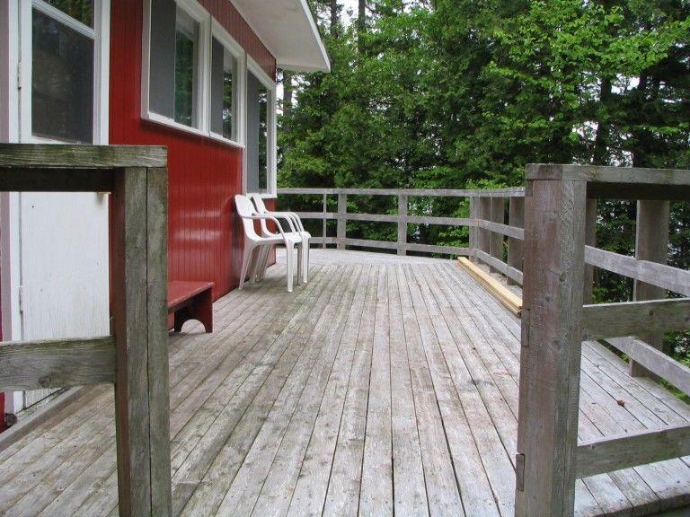 Waterfront Cottage with Breathtaking Sunsets -Weekly Rental $695