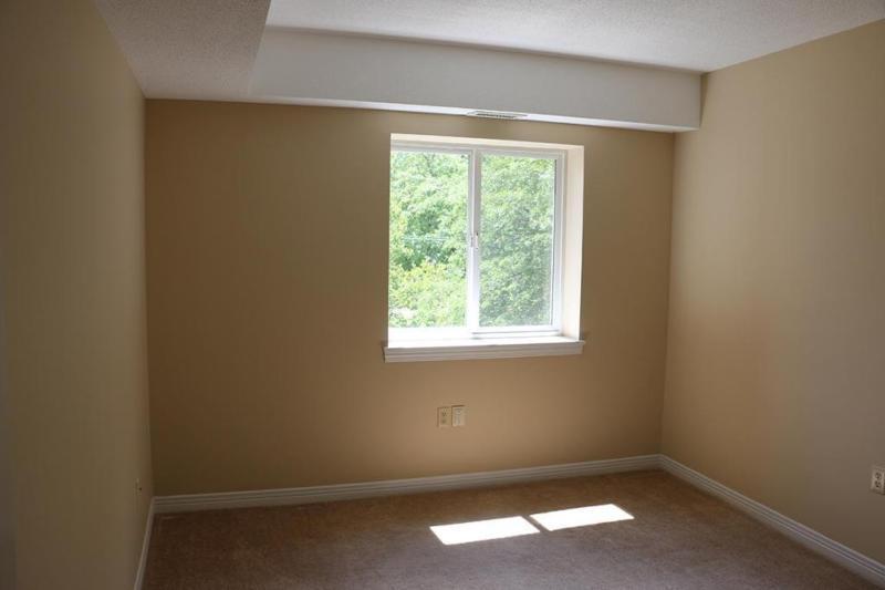 Ridgetown 1 Bedroom Apartment for Rent: Elevator, parking avail
