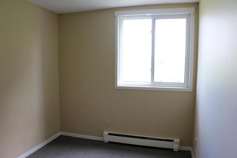 Ridgetown 1 Bedroom Apartment for Rent: Laundry, on-site mgmt