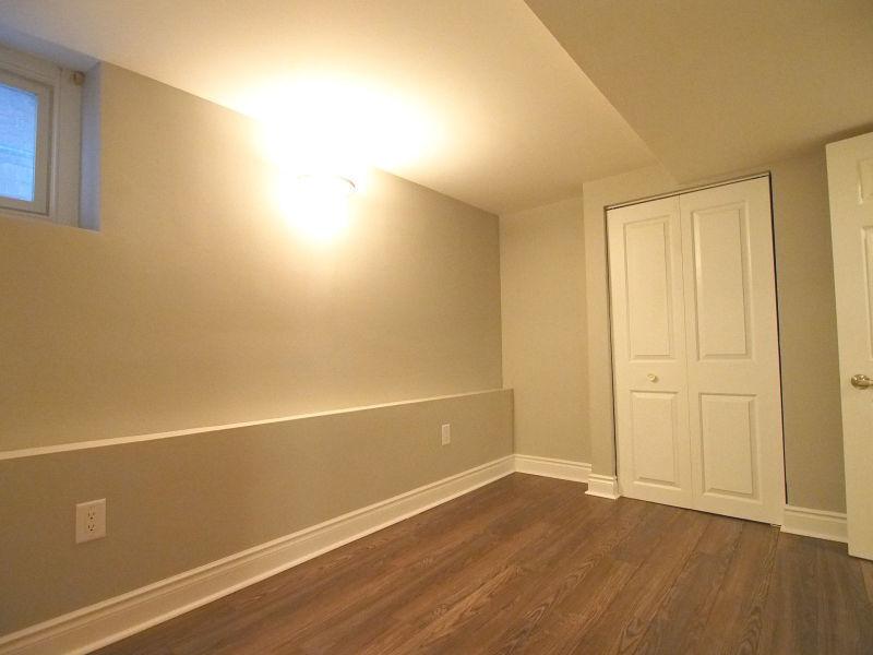 LOCKE STREET!! Stainless Steel, Hardwood Floors, ALL-INCLUSIVE!!