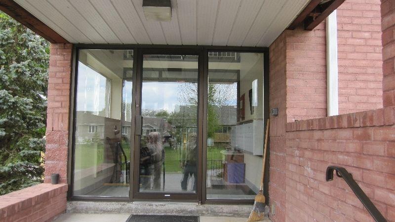 Large 2 bedroom apartment with walk out patio in Picton