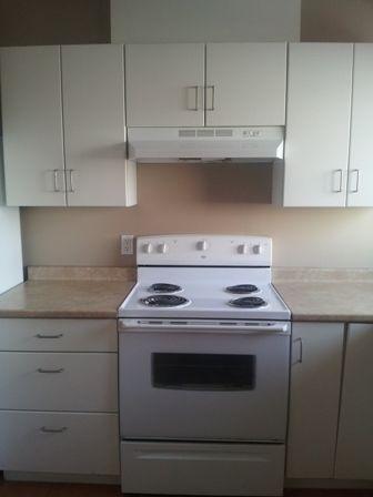 40 SHERIDAN ST - 2 bedroom available April 1