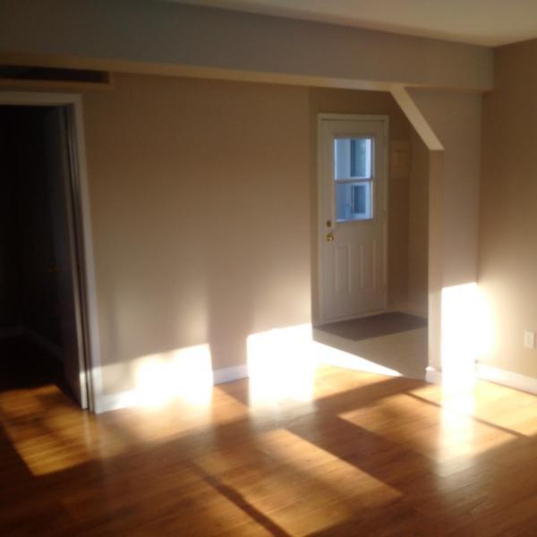 GORGEOUS 2 BEDROOM APARTMENT! FULLY RENOVATED! GREAT DEAL