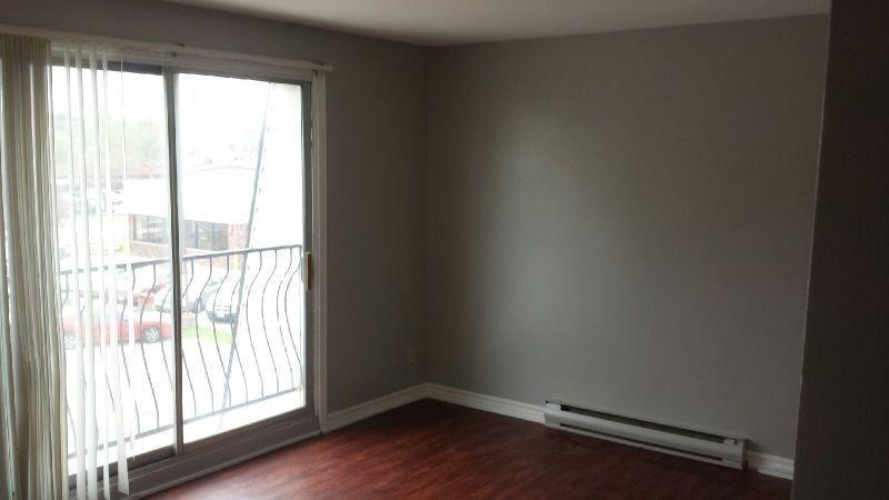 TWO Bedroom Apartment for Rent $950+Hydro