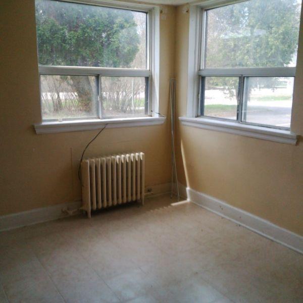 Spacious Oakville Apartment